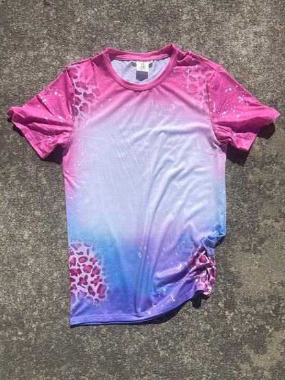 Polyester Bleach T-Shirt - pink/blue/purple leopard